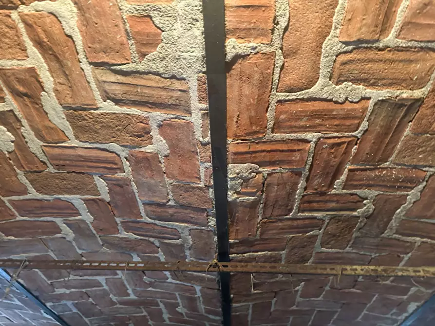 Immagine 10 di Casa semindipendente in vendita  in Via Verdi 8 a Bergolo