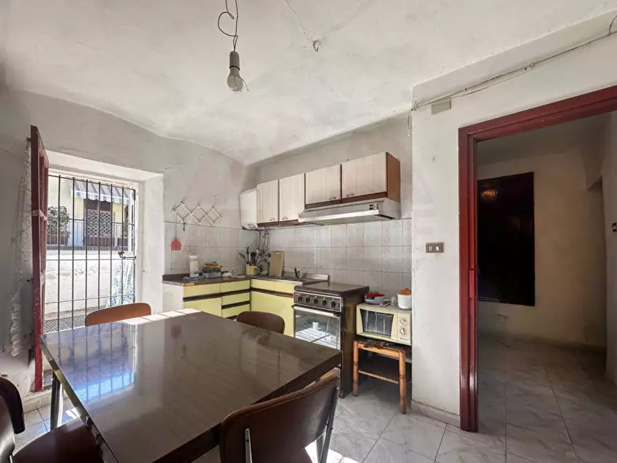 Immagine 14 di Casa semindipendente in vendita  in Via Verdi 8 a Bergolo