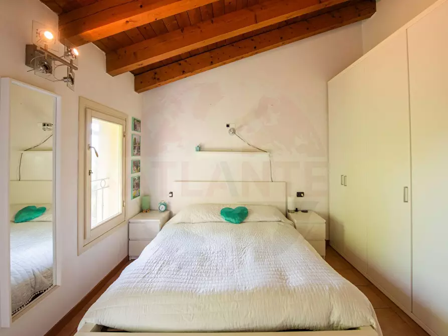 Immagine 25 di Appartamento in vendita  in Via Della Fattoria 12 a Cologno Al Serio