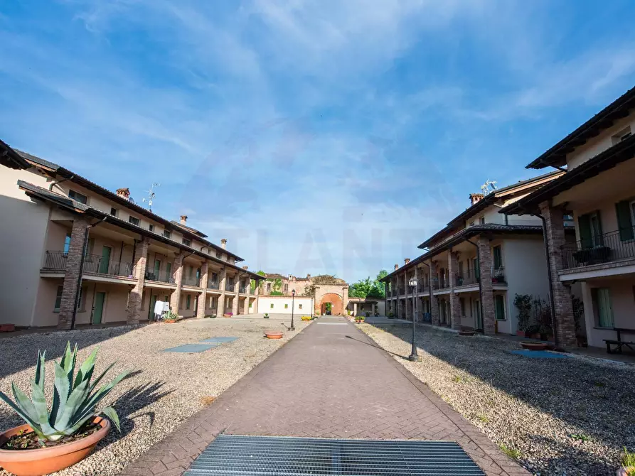 Immagine 5 di Appartamento in vendita  in Via Della Fattoria 12 a Cologno Al Serio