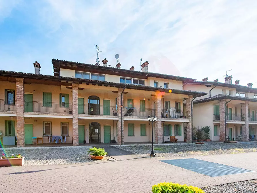Immagine 39 di Appartamento in vendita  in Via Della Fattoria 12 a Cologno Al Serio