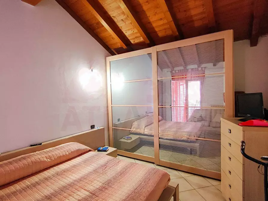 Immagine 15 di Casa semindipendente in vendita  in Via 4 Novembre 60 a Adro