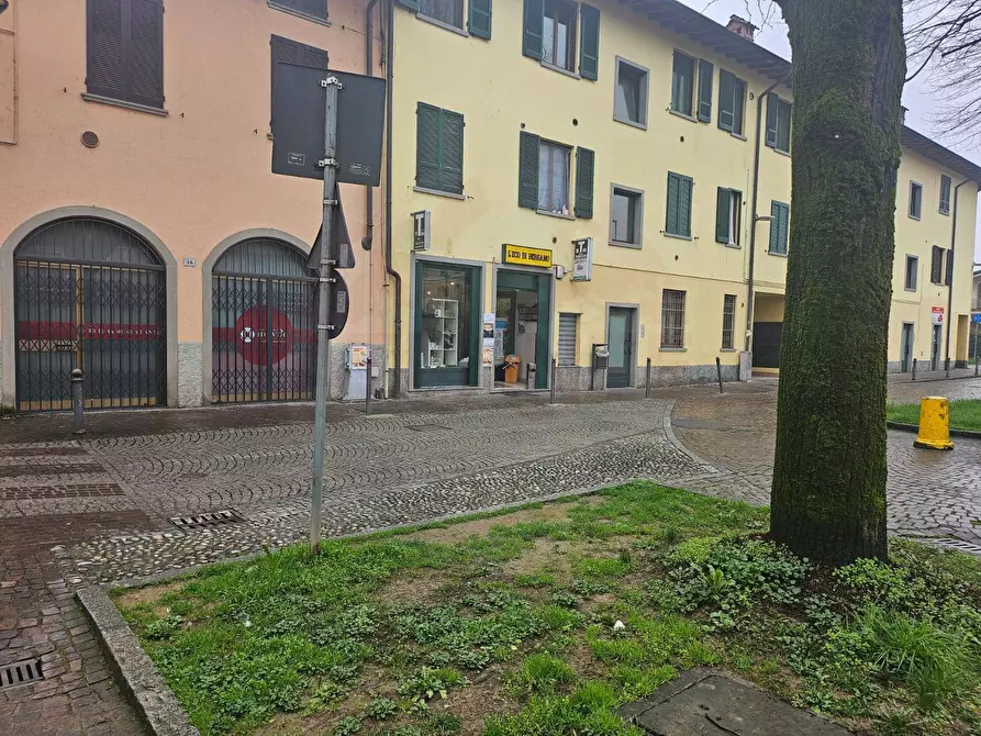 Immagine 12 di Attività commerciale in vendita  in via De Micheli 37 a Bariano