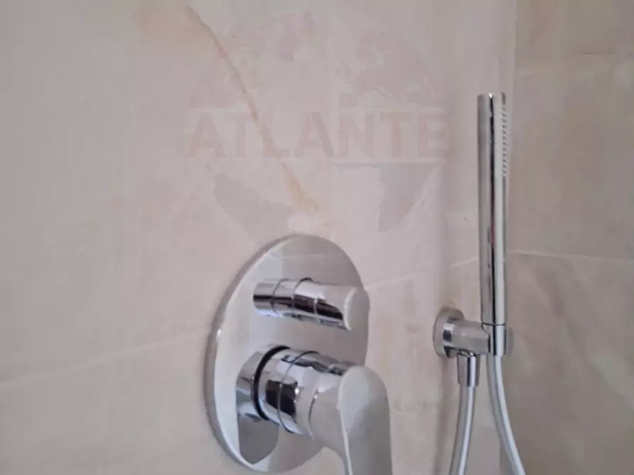 Immagine 15 di Appartamento in vendita  in Via Croce 69 a Cologne