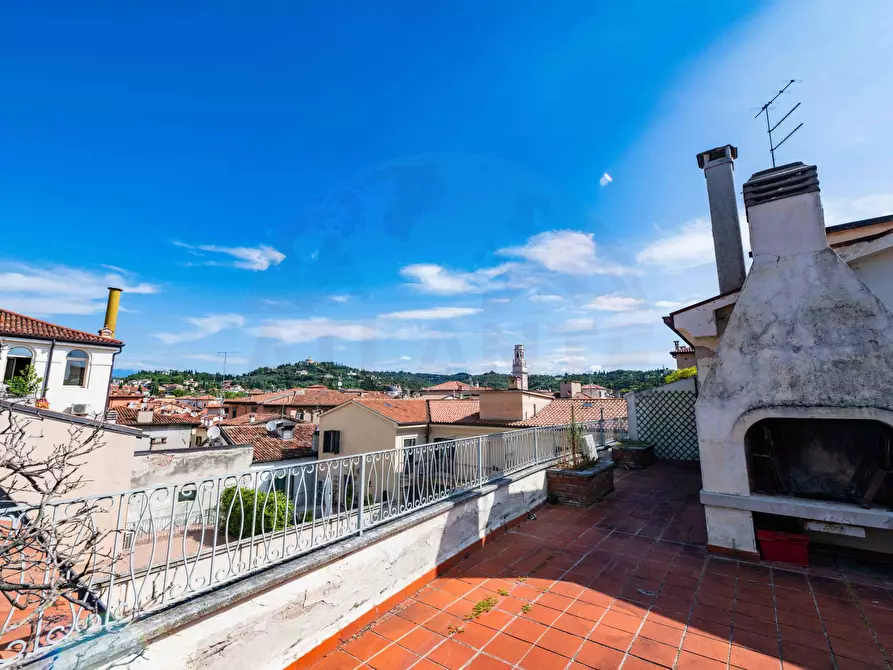 Immagine 72 di Attico in vendita  in Corso Porta Borsari a Verona