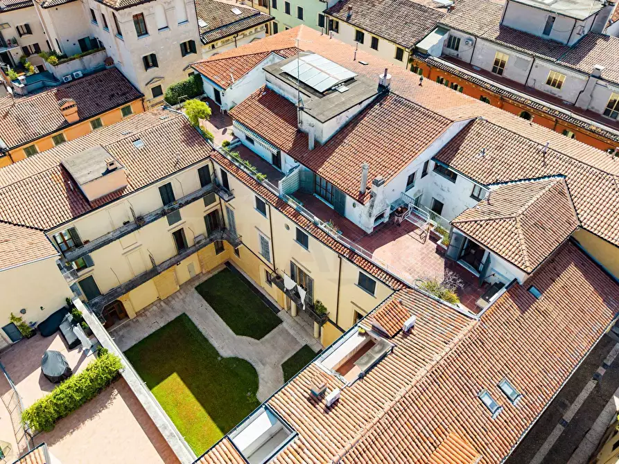 Immagine 74 di Attico in vendita  in Corso Porta Borsari a Verona