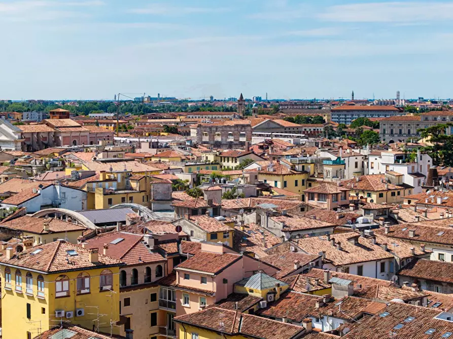 Immagine 76 di Attico in vendita  in Corso Porta Borsari a Verona