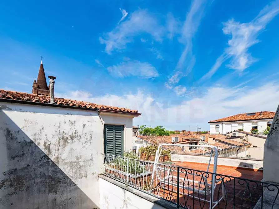 Immagine 86 di Attico in vendita  in Corso Porta Borsari a Verona