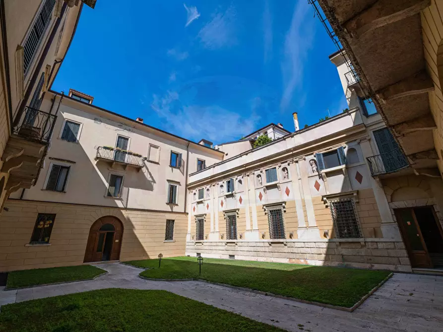 Immagine 90 di Attico in vendita  in Corso Porta Borsari a Verona