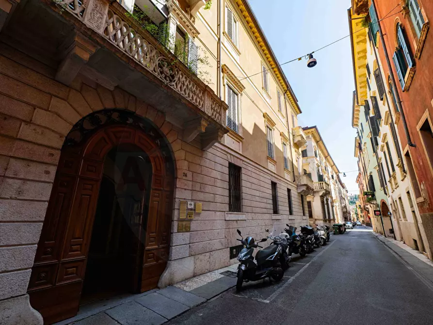 Immagine 100 di Attico in vendita  in Corso Porta Borsari a Verona