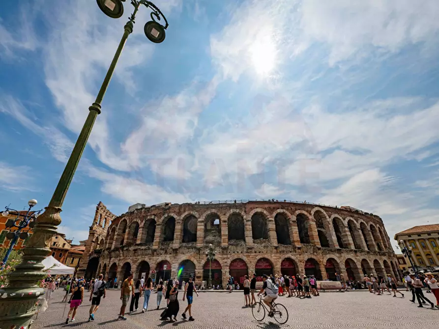 Immagine 99 di Attico in vendita  in Corso Porta Borsari a Verona