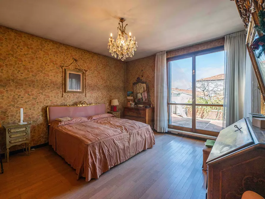 Immagine 76 di Attico in vendita  in Corso Porta Borsari a Verona