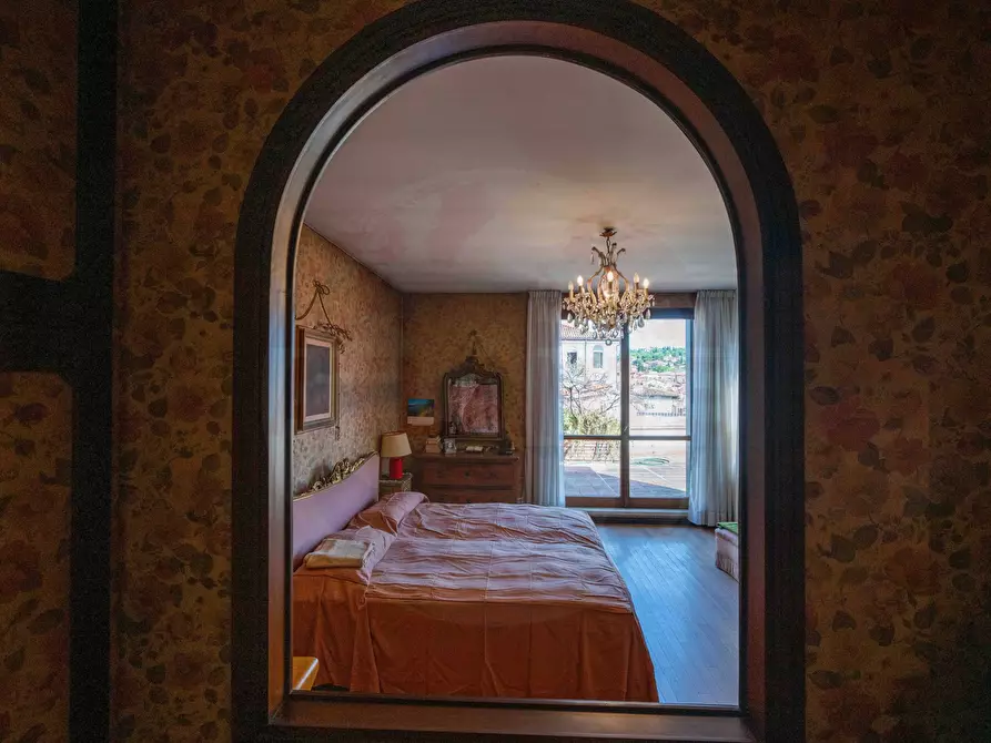 Immagine 79 di Attico in vendita  in Corso Porta Borsari a Verona