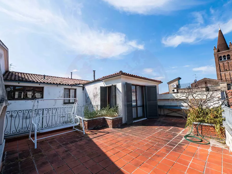 Immagine 89 di Attico in vendita  in Corso Porta Borsari a Verona