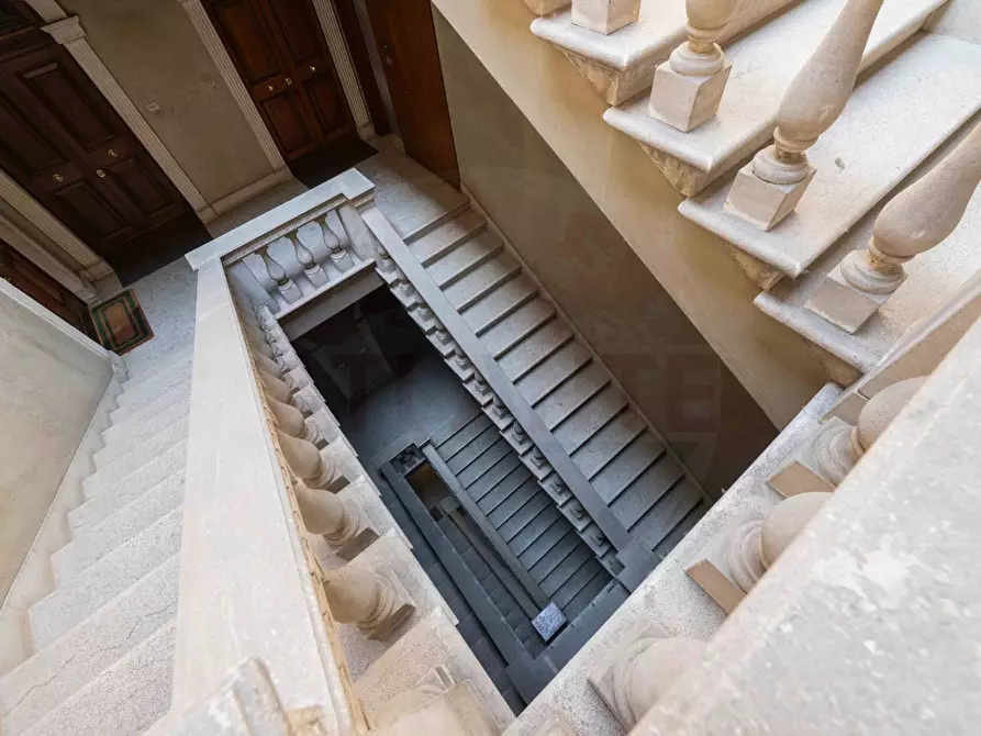 Immagine 102 di Attico in vendita  in Corso Porta Borsari a Verona