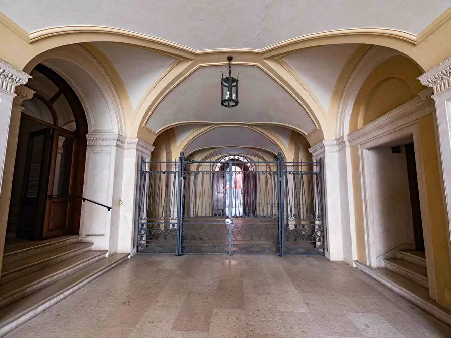 Immagine 116 di Attico in vendita  in Corso Porta Borsari a Verona