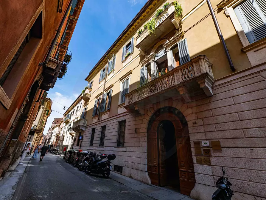 Immagine 120 di Attico in vendita  in Corso Porta Borsari a Verona