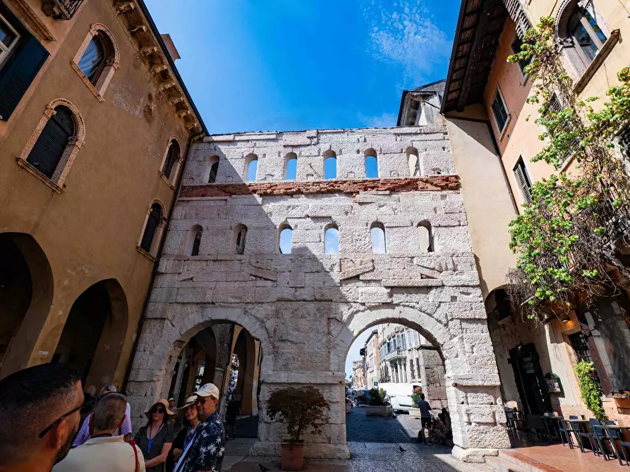 Immagine 121 di Attico in vendita  in Corso Porta Borsari a Verona