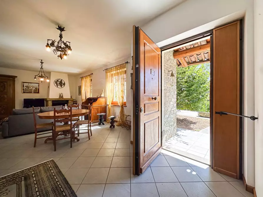 Immagine 5 di Villa in vendita  in Via San Defendente 523 a Acqui Terme