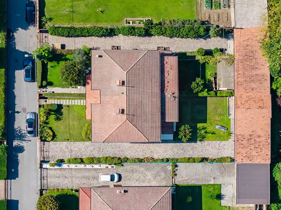 Immagine 72 di Villa in vendita  in Via Giacomo Perlasca 200 a Brandico