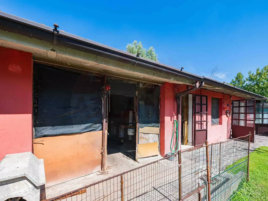 Immagine 61 di Villa in vendita  in Via Giacomo Perlasca 200 a Brandico