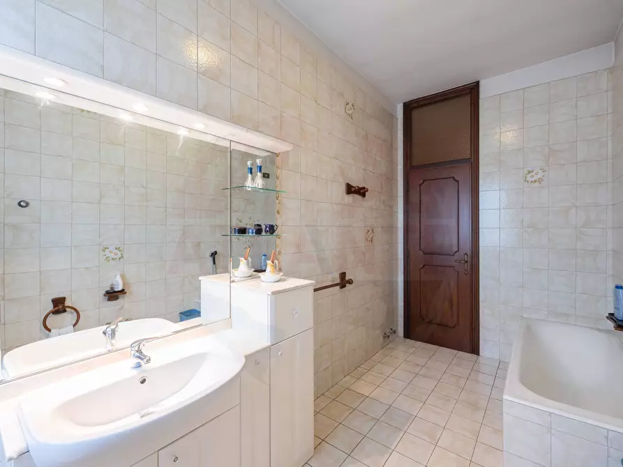 Immagine 8 di Villa in vendita  in via F.lli Kennedy 345 a Castrezzato