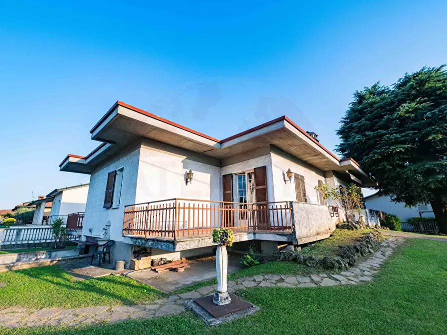 Immagine 1 di Villa in vendita  in via F.lli Kennedy 345 a Castrezzato