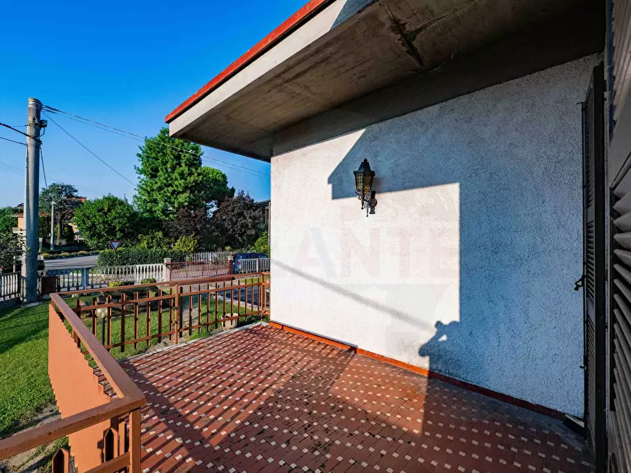 Immagine 7 di Villa in vendita  in via F.lli Kennedy 345 a Castrezzato