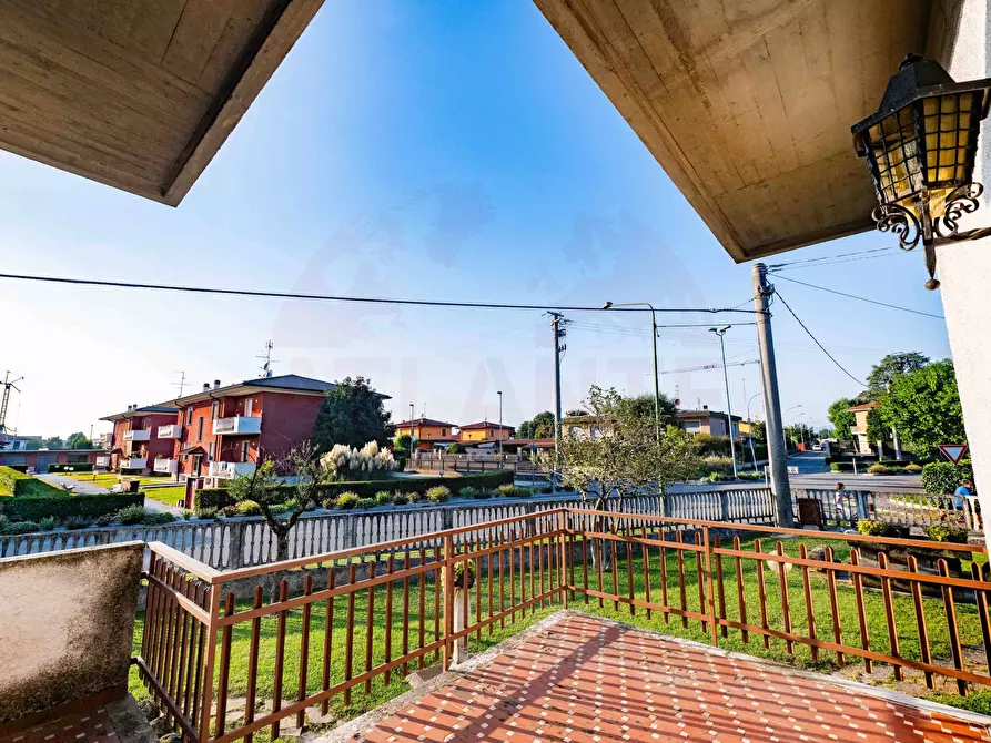 Immagine 5 di Villa in vendita  in via F.lli Kennedy 345 a Castrezzato