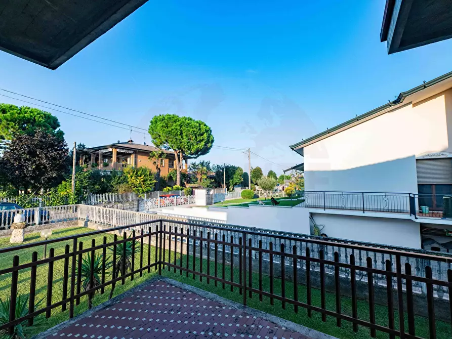 Immagine 22 di Villa in vendita  in via F.lli Kennedy 345 a Castrezzato