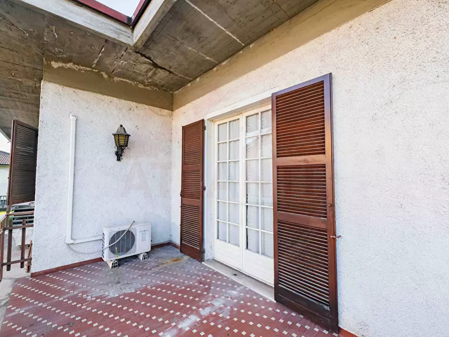 Immagine 4 di Villa in vendita  in via F.lli Kennedy 345 a Castrezzato