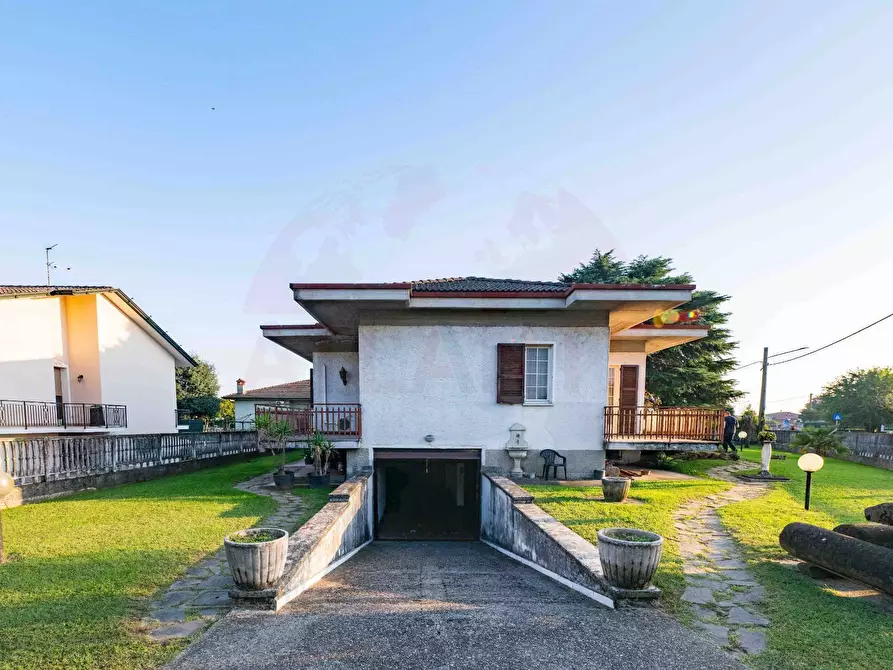 Immagine 36 di Villa in vendita  in via F.lli Kennedy 345 a Castrezzato