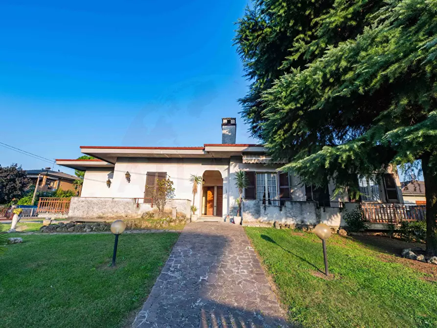 Immagine 41 di Villa in vendita  in via F.lli Kennedy 345 a Castrezzato