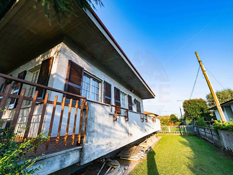 Immagine 43 di Villa in vendita  in via F.lli Kennedy 345 a Castrezzato