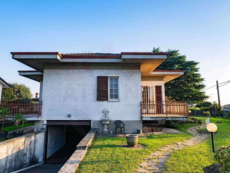 Immagine 47 di Villa in vendita  in via F.lli Kennedy 345 a Castrezzato