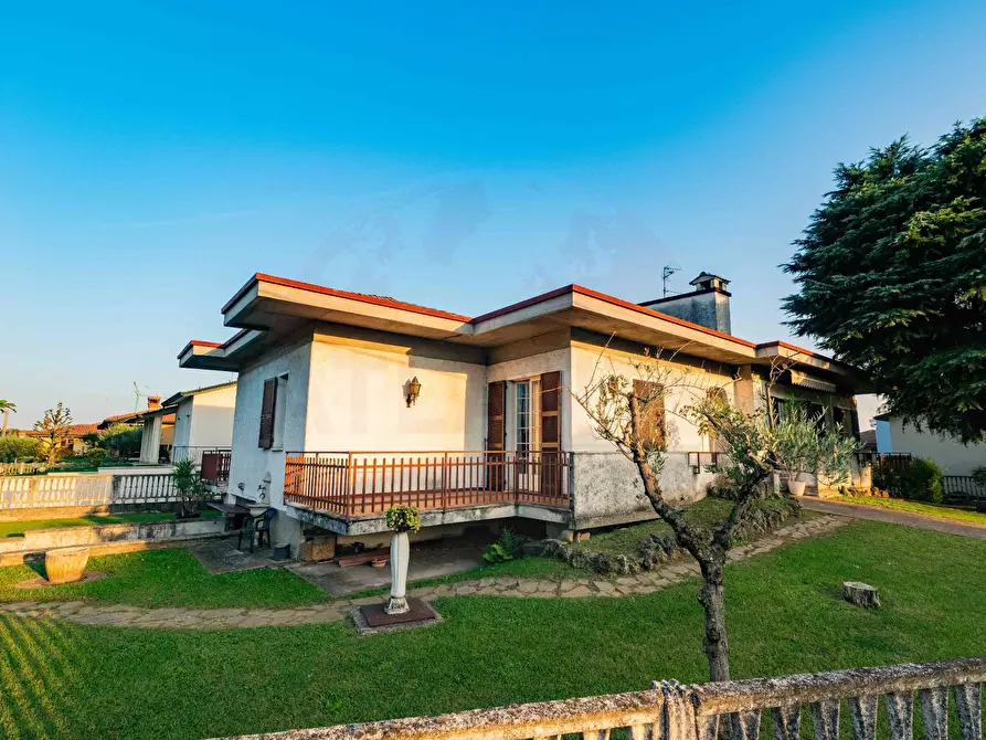 Immagine 49 di Villa in vendita  in via F.lli Kennedy 345 a Castrezzato