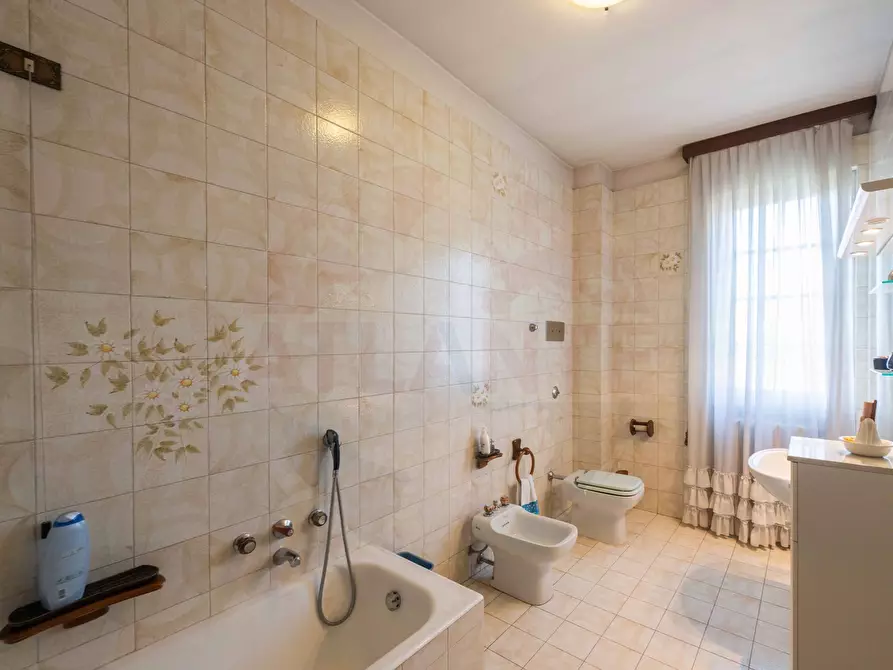 Immagine 90 di Villa in vendita  in via F.lli Kennedy 345 a Castrezzato