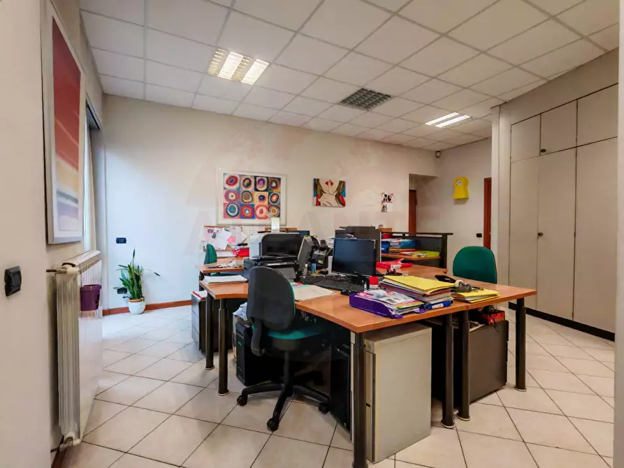 Immagine 8 di Ufficio in vendita  in via Risorgimento 24 a Iseo