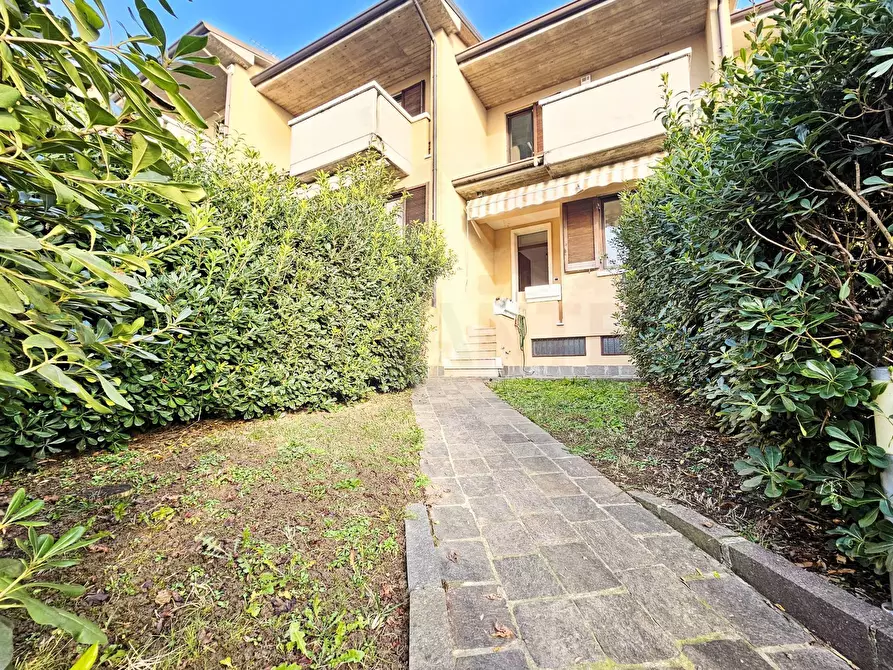 Immagine 1 di Villetta a schiera in vendita  in Via Bongetti 17 a Cimbergo