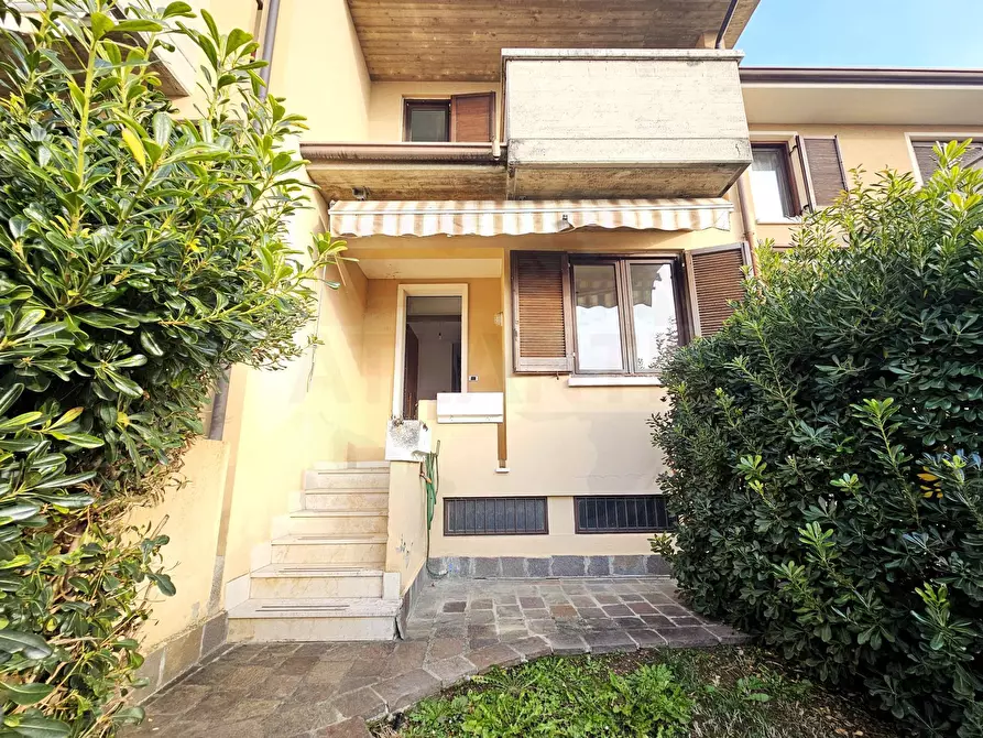 Immagine 2 di Villetta a schiera in vendita  in Via Bongetti 17 a Cimbergo