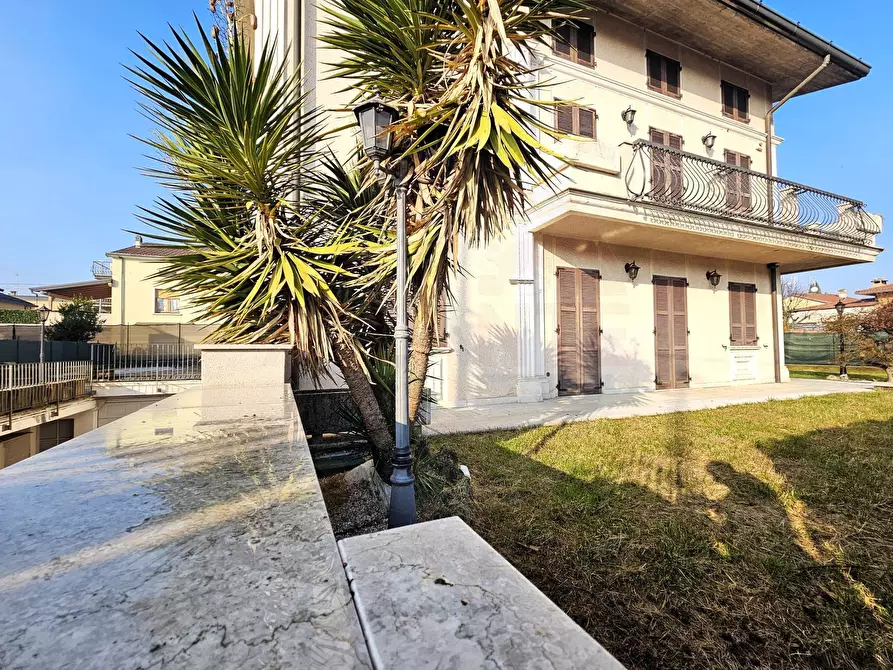 Immagine 1 di Casa semindipendente in vendita  in Via Cesare battisti snc a Cimbergo