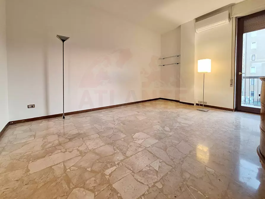 Immagine 2 di Appartamento in vendita  in Viale Italia 2 a Brescia