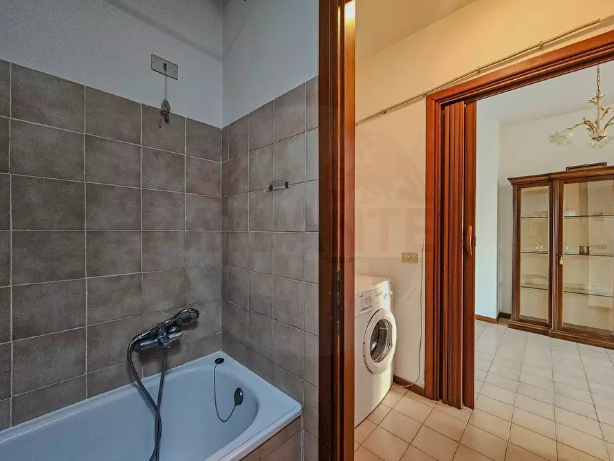 Immagine 18 di Appartamento in vendita  in Via Michelangelo 44 a Brescia