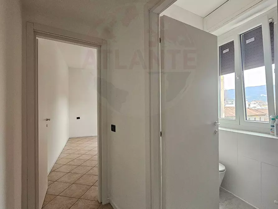 Immagine 26 di Appartamento in vendita  in Via Milano 1 a Brescia