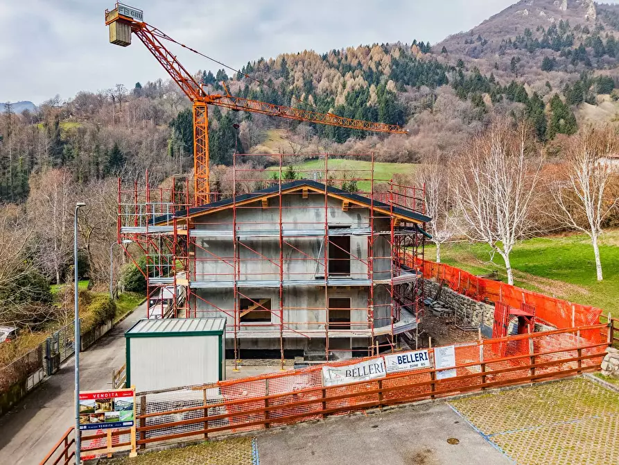 Immagine 21 di Casa semindipendente in vendita  in via Valurbes a Cimbergo