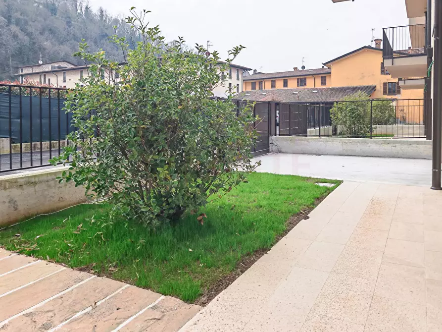 Immagine 26 di Villetta a schiera in vendita  in via Vittorio Emanuele II a Capriolo