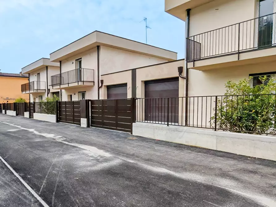 Immagine 53 di Villetta a schiera in vendita  in via Vittorio Emanuele II a Capriolo