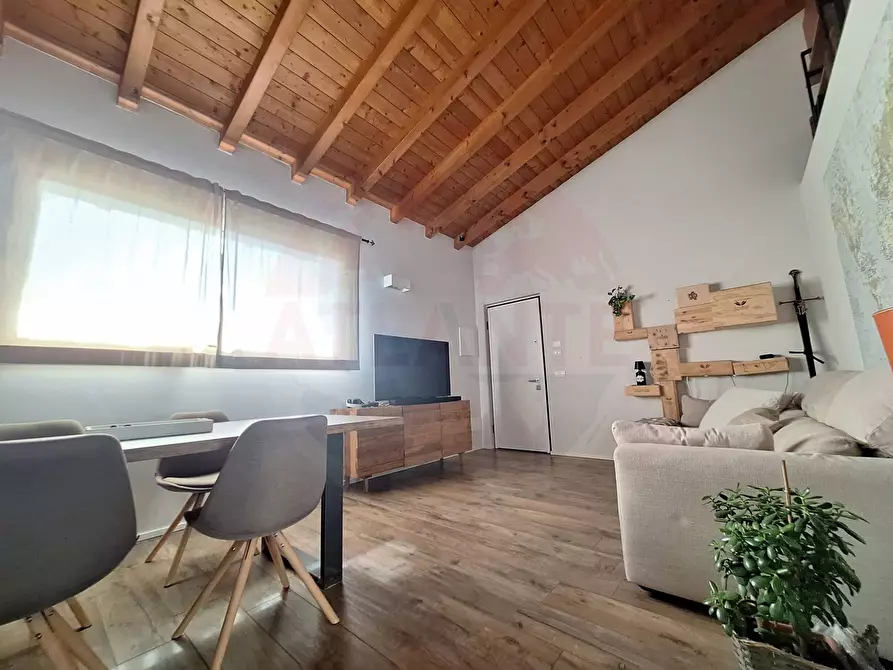 Immagine 5 di Appartamento in vendita  in Via Ulivi a Rovato