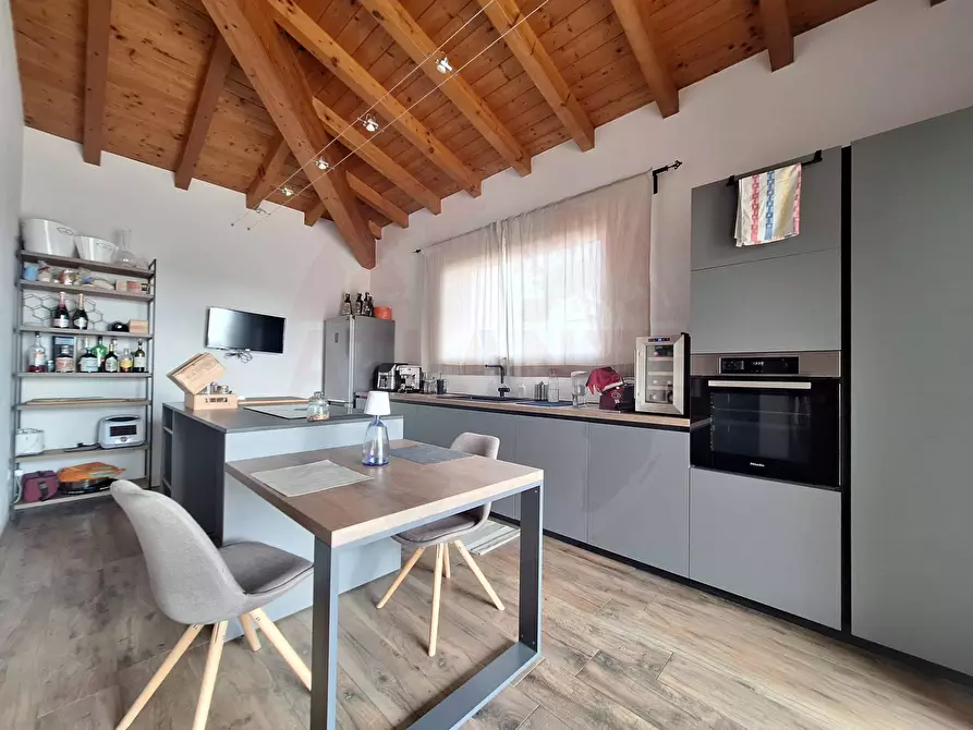 Immagine 6 di Appartamento in vendita  in Via Ulivi a Rovato