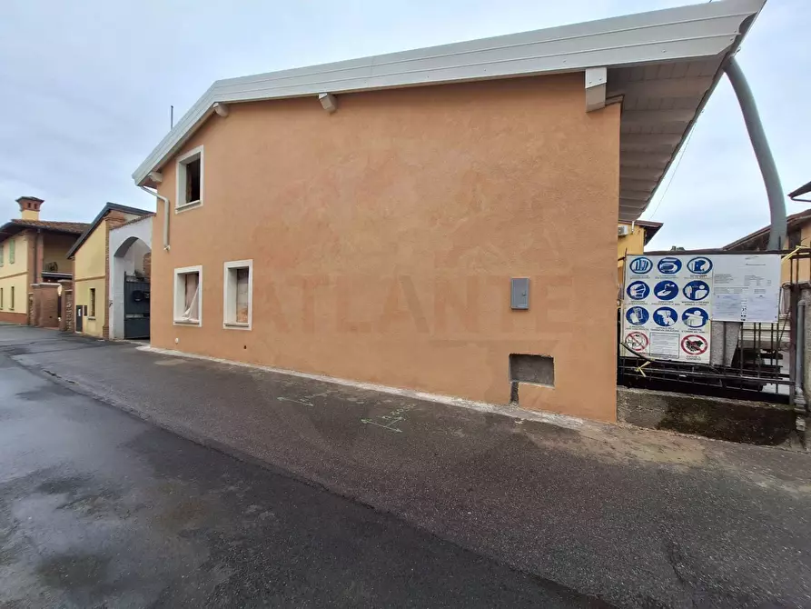 Immagine 8 di Appartamento in vendita  in Via Dugalone 27 27 a Travagliato
